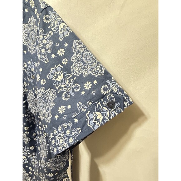 Villager Sport Woman Size 1 Stretch Short Sleeve Blue Floral Top NWT - Picture 9 of 11